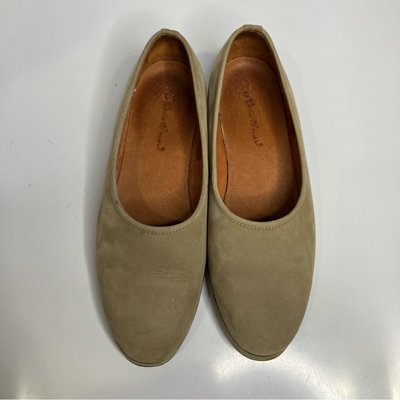 Eddie Bauer tan suede flats size 8 - Picture 8 of 8